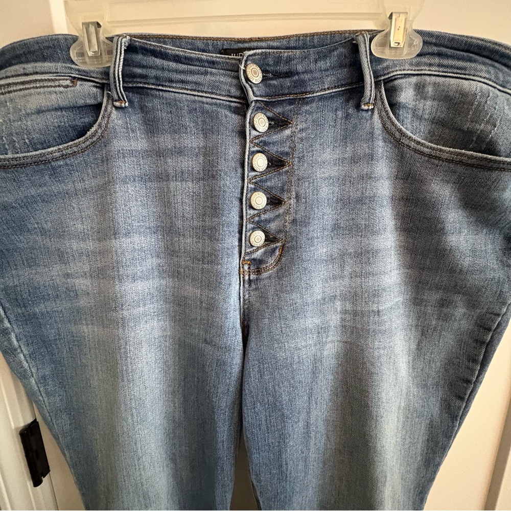 Judy blue, plus, 16 W, button fly, non-distressed, boot cut jeans. Like new! - Picture 3 of 9